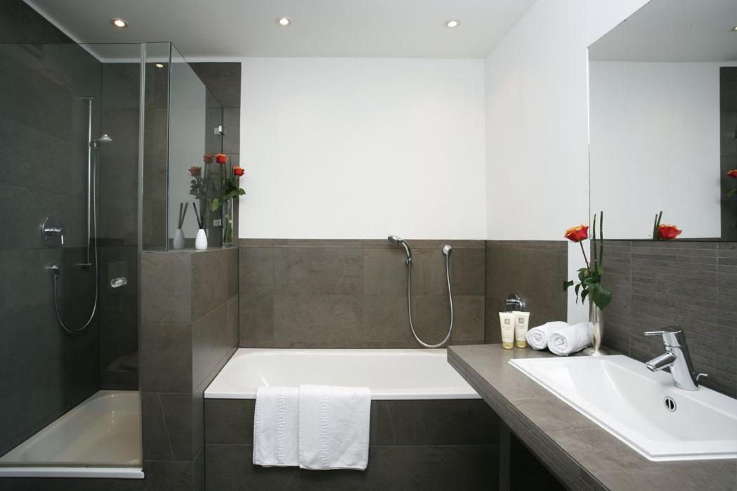 Regina -garni 3* Köln